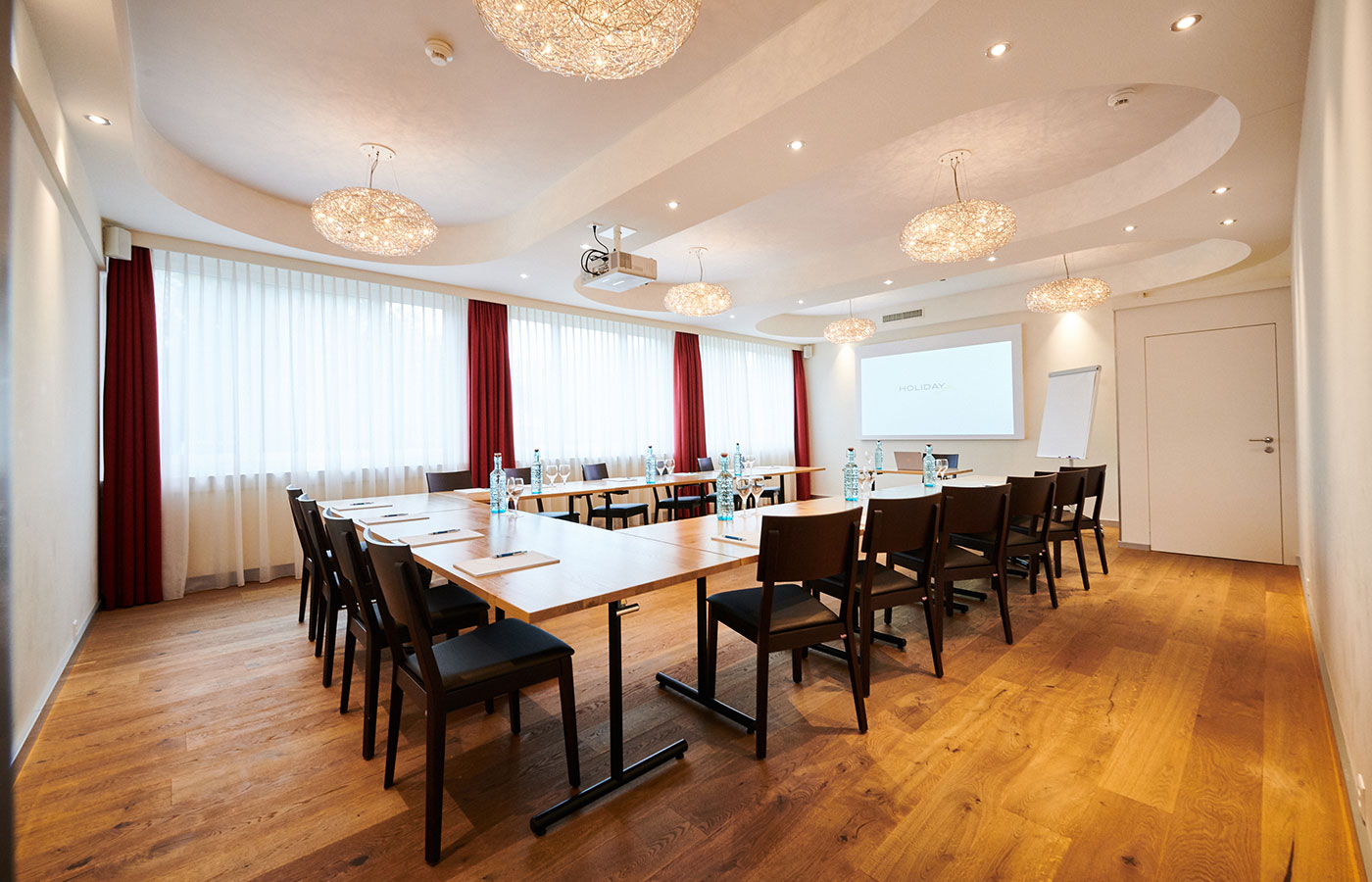 Hotel Holiday Thun Seminarraum Niederhorn 3227